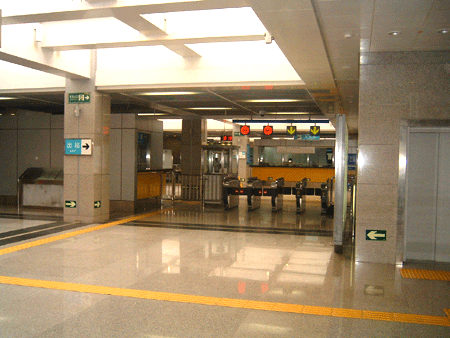 １３号線Shaoyaoju駅自動改札
