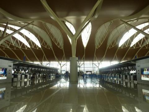 上海浦東国際空港 25